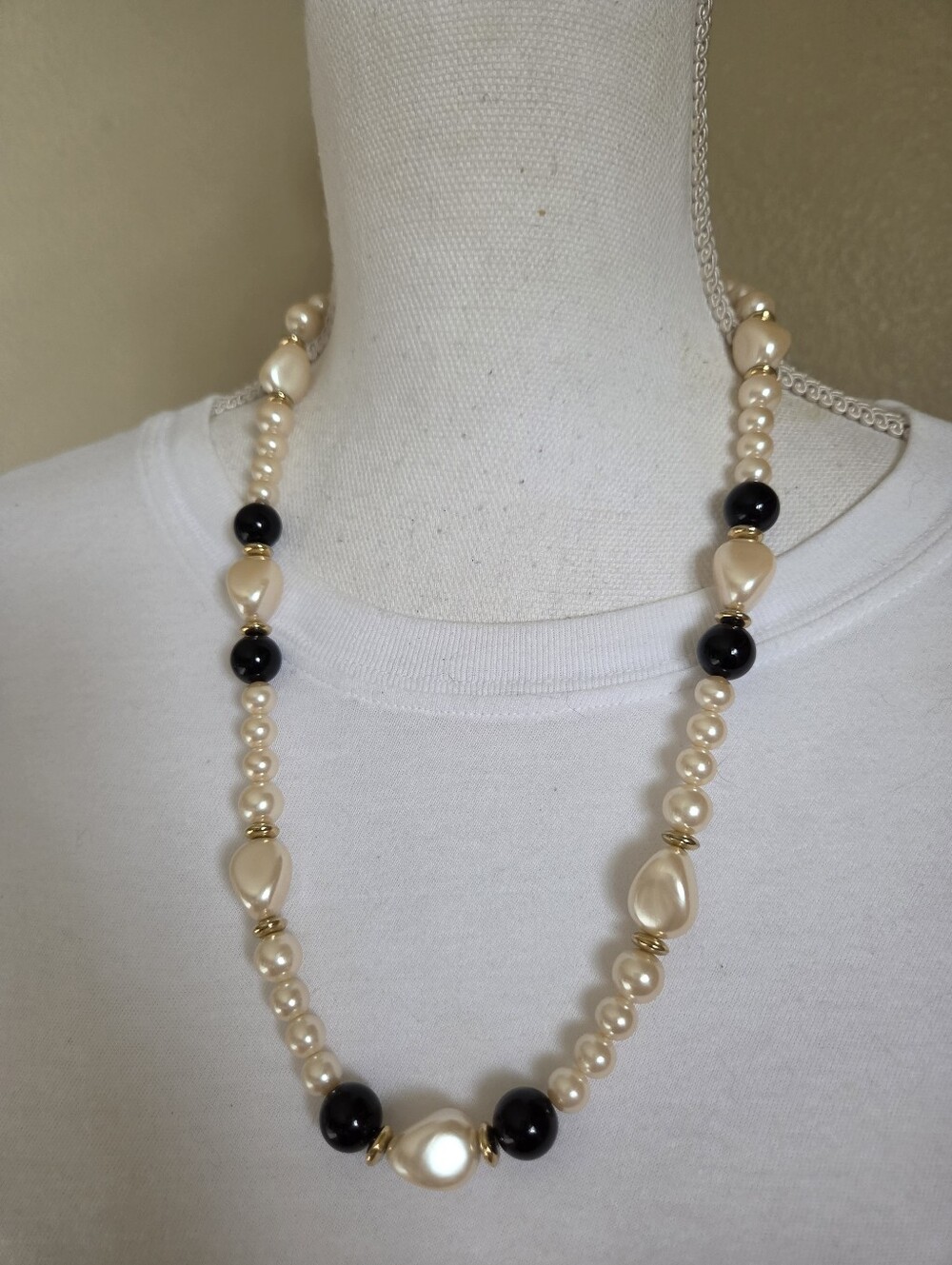 vintage faux baroque pearl onyx black bead necklace gold tone spacer